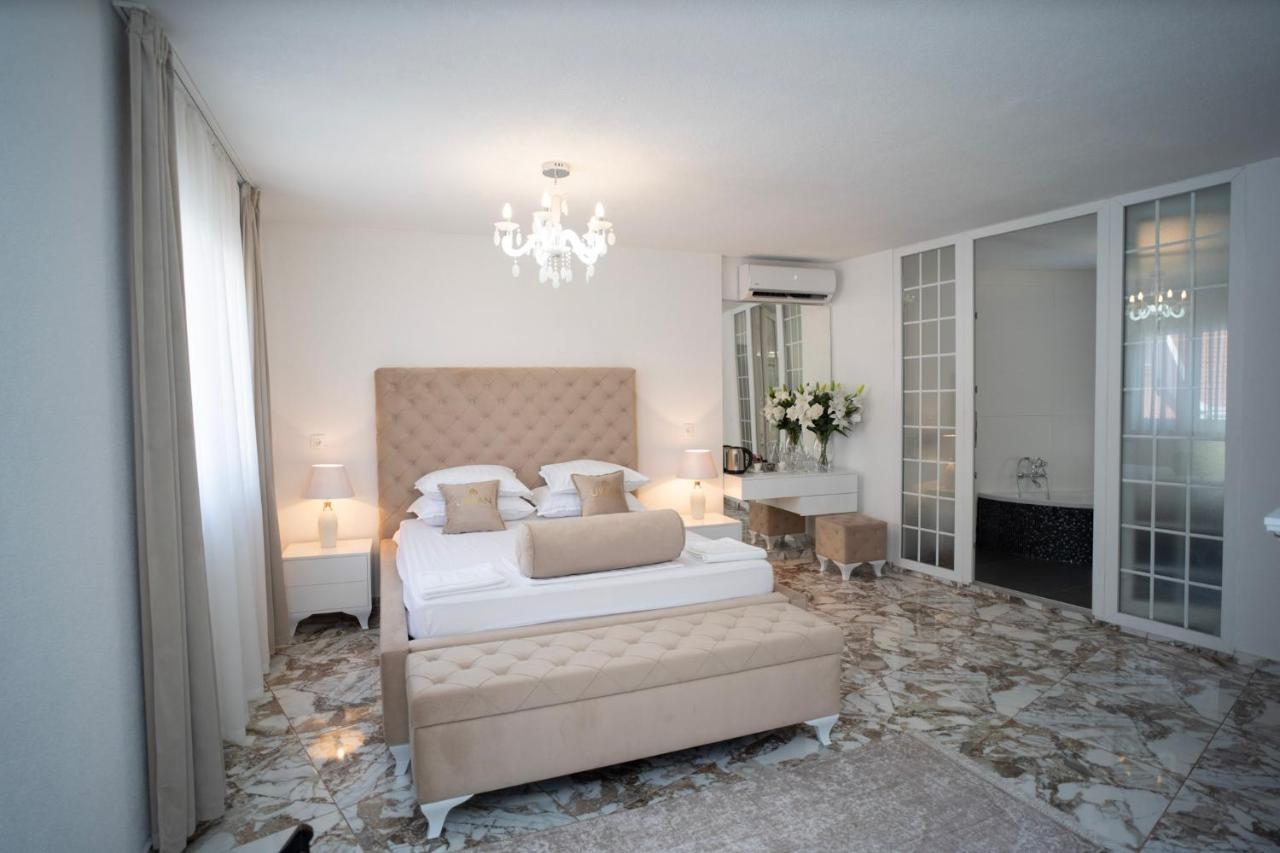 Urban Suites & Apartments Mostar Esterno foto