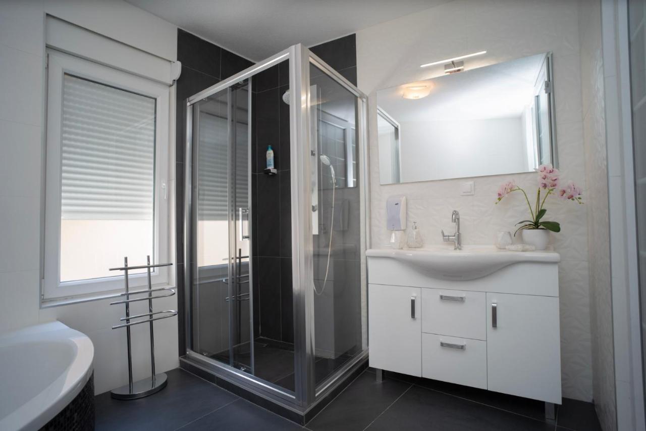 Urban Suites & Apartments Mostar Esterno foto