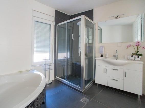 Urban Suites & Apartments Mostar Esterno foto