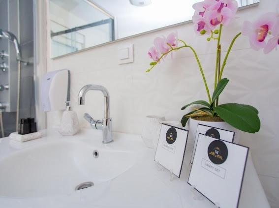 Urban Suites & Apartments Mostar Esterno foto